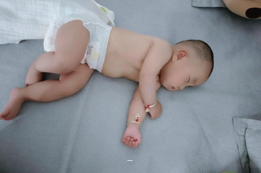 襄阳宝宝脚心出汗怎么回事