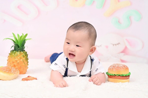 襄阳宝宝多久抬头